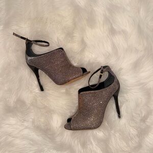 Brian atwood peep toe pumps sz7